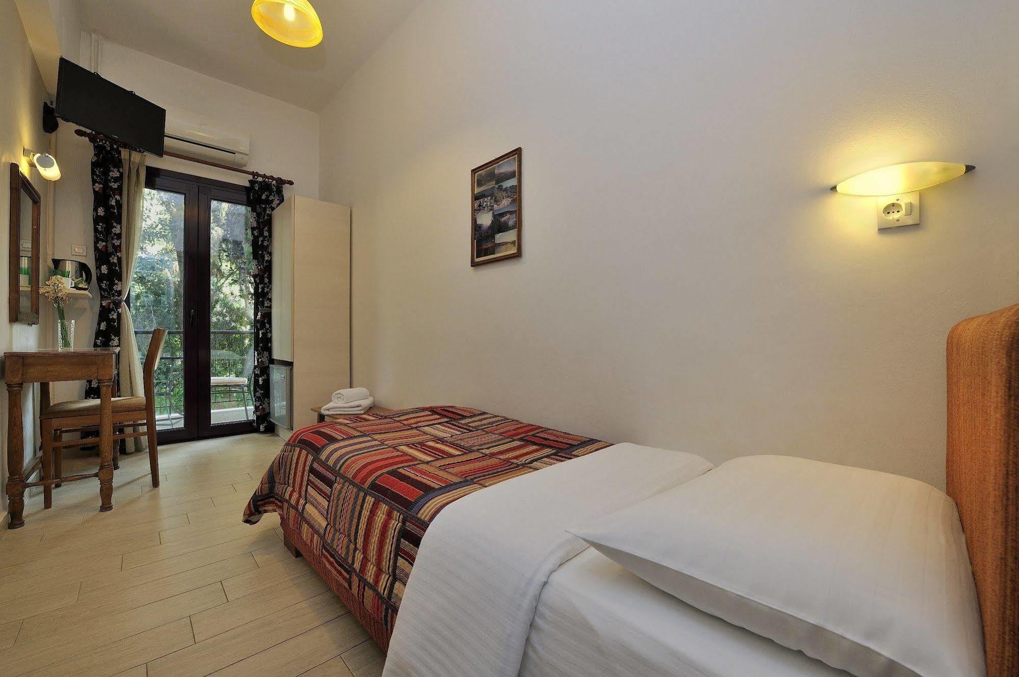 Dryades & Orion Hotel Athènes Extérieur photo